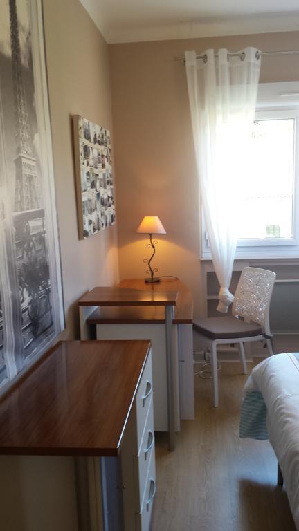 Chambre D'Hotes Le Cypres Bleu Roussillon  Luaran gambar