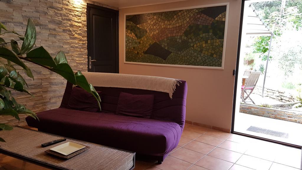 Chambre D'Hotes Le Cypres Bleu Roussillon  Luaran gambar